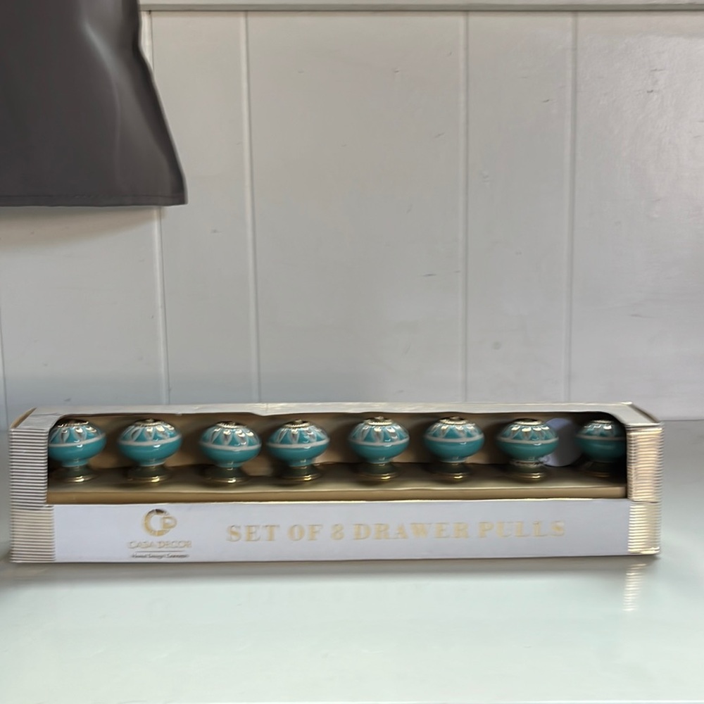 Home Design Concepts Casa Decor Drawer Pulls/Nobs.